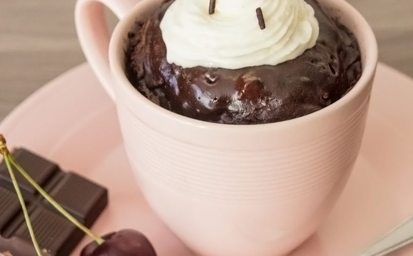 Chocolade Mug Cake met Kersen