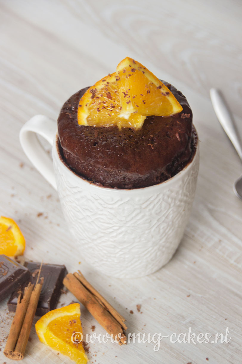 Kruidige Chocolade Mug Cake met Sinaasappel